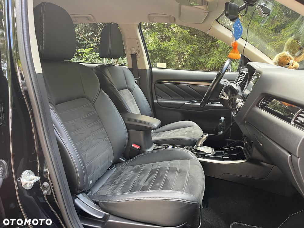 Mitsubishi Outlander Instyle NAVI + - 10