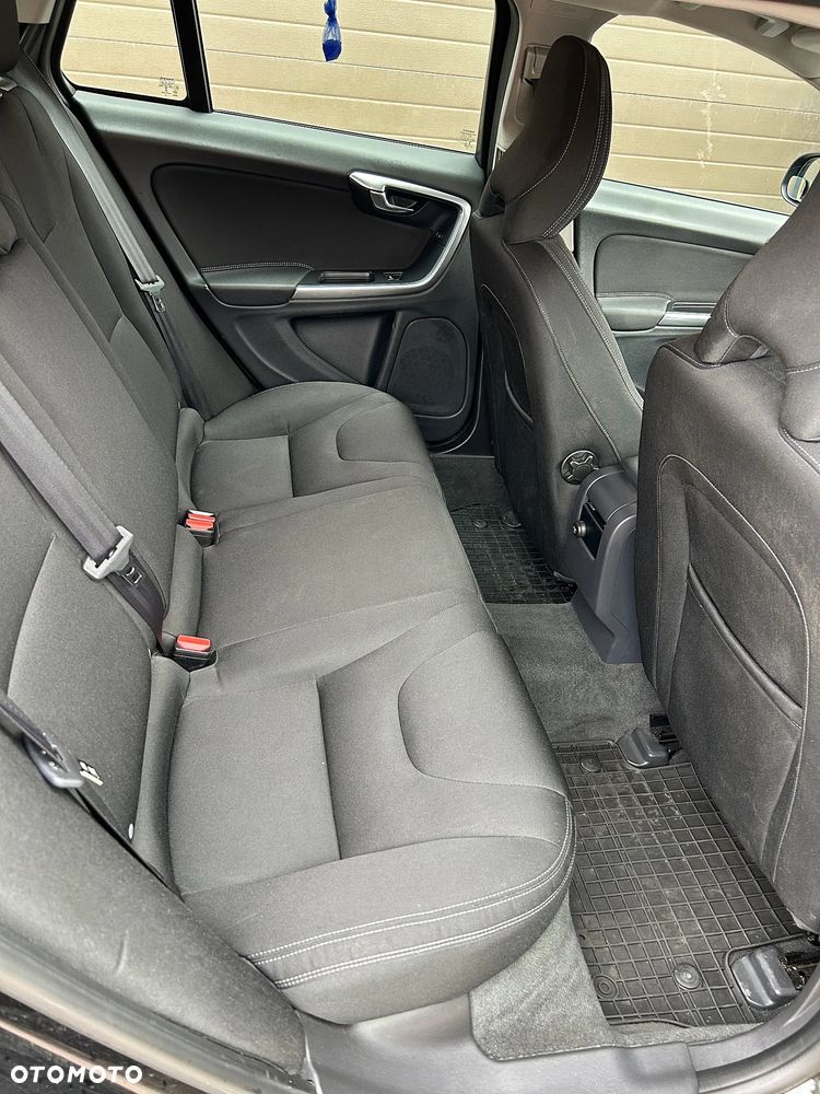 Volvo V60 D2 Kinetic - 13