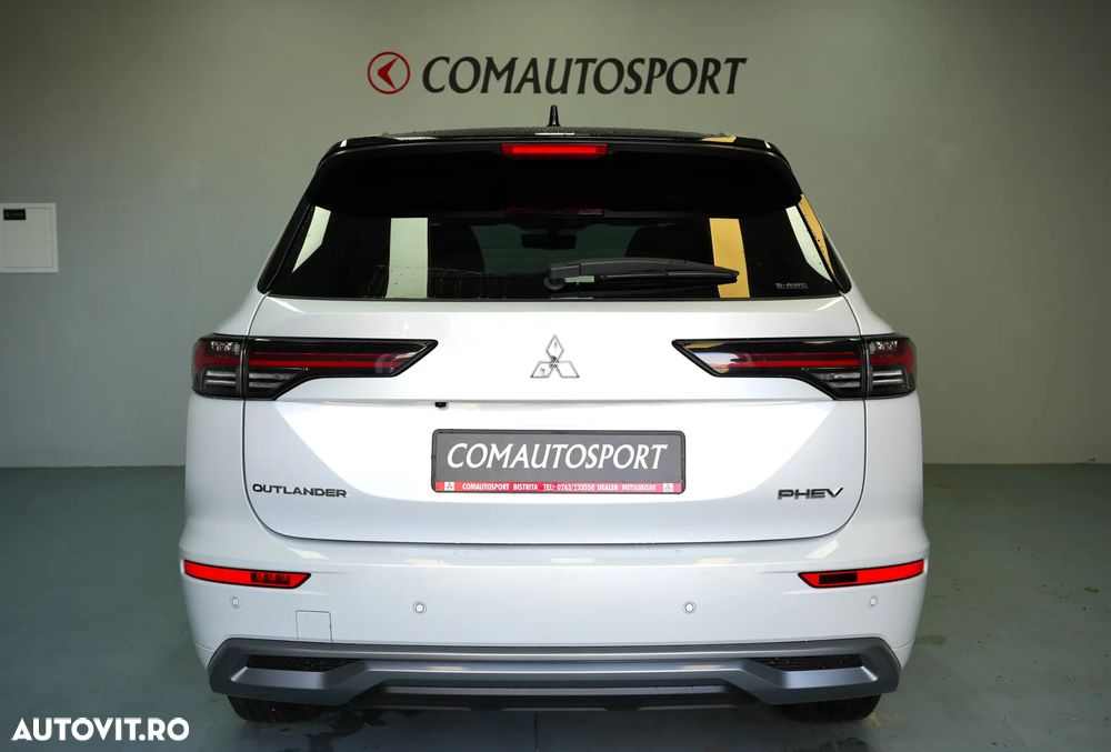 Mitsubishi Outlander - 5