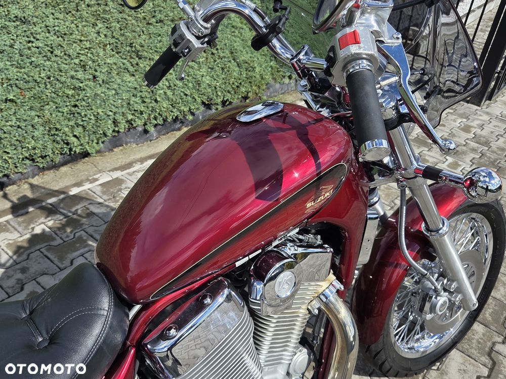 Suzuki Intruder - 14