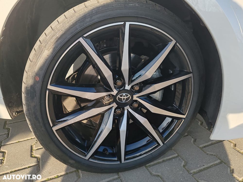 Toyota Corolla 2.0 HSD Exclusive Plus GR Sport Bi-Tone - 27