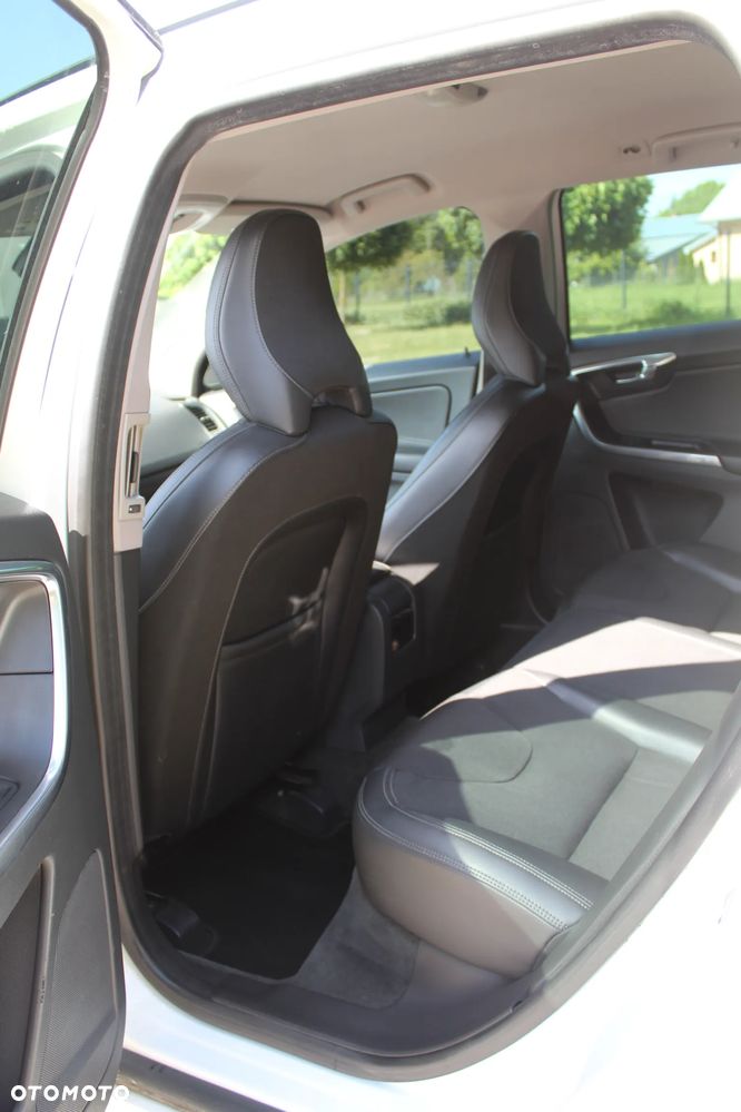 Volvo XC 60 T5 Drive-E Momentum - 17