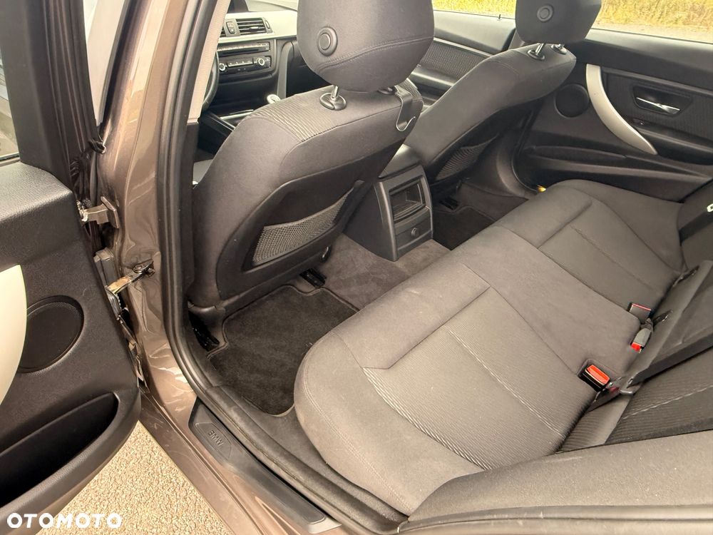 BMW Seria 3 320d - 18