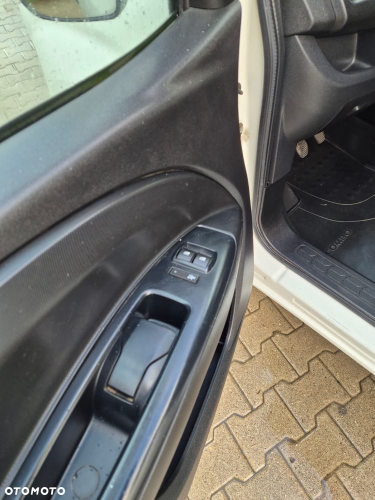 Opel Combo - 38