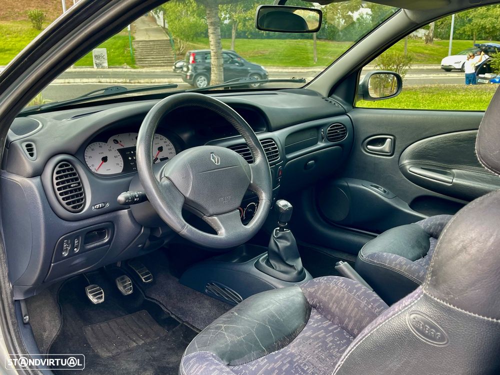 Renault Mégane Coupe 1.4 16V Privilège - 14