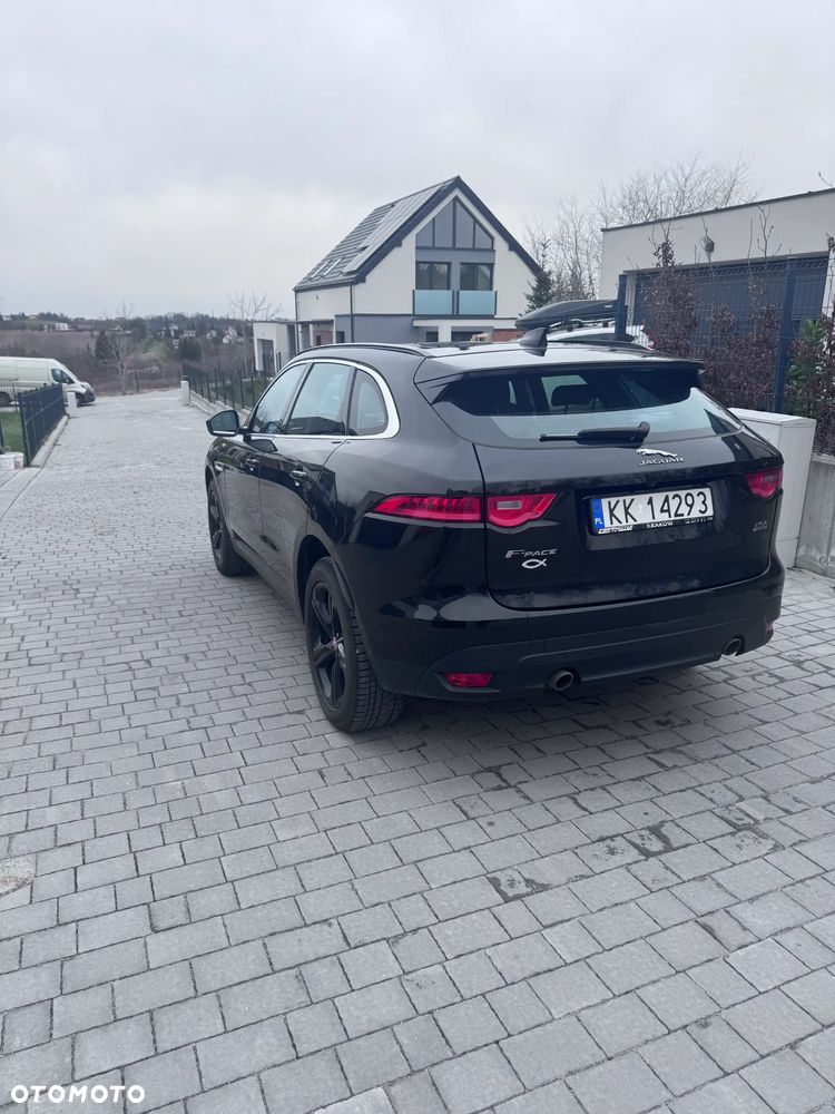 Jaguar F-Pace 2.0 i4P AWD Prestige - 4