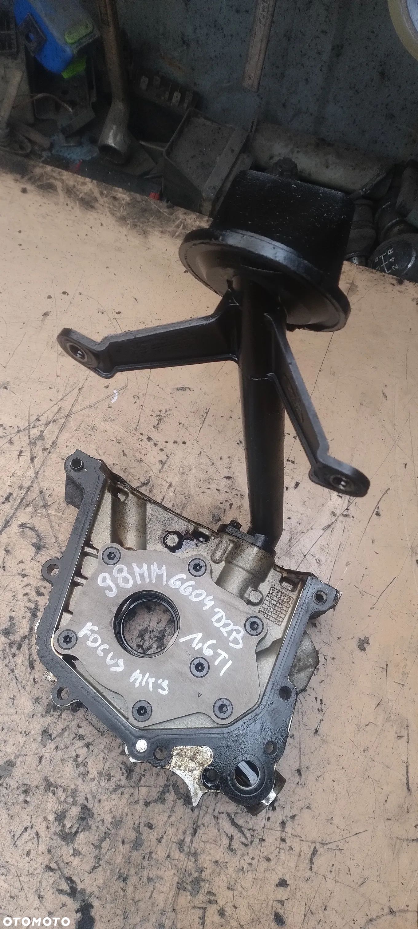 FORD FIESTA MK7 FOCUS MK3 1,6 TI-VCT pompa oleju smok 98MM6604D2B - 1