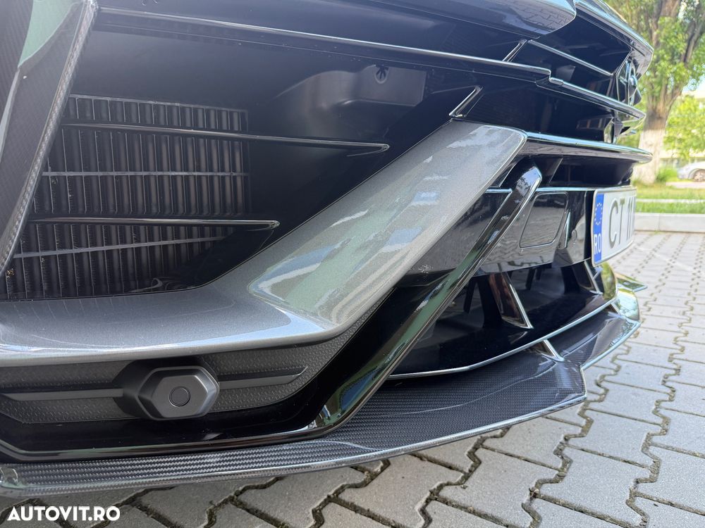 Lamborghini URUS - 13