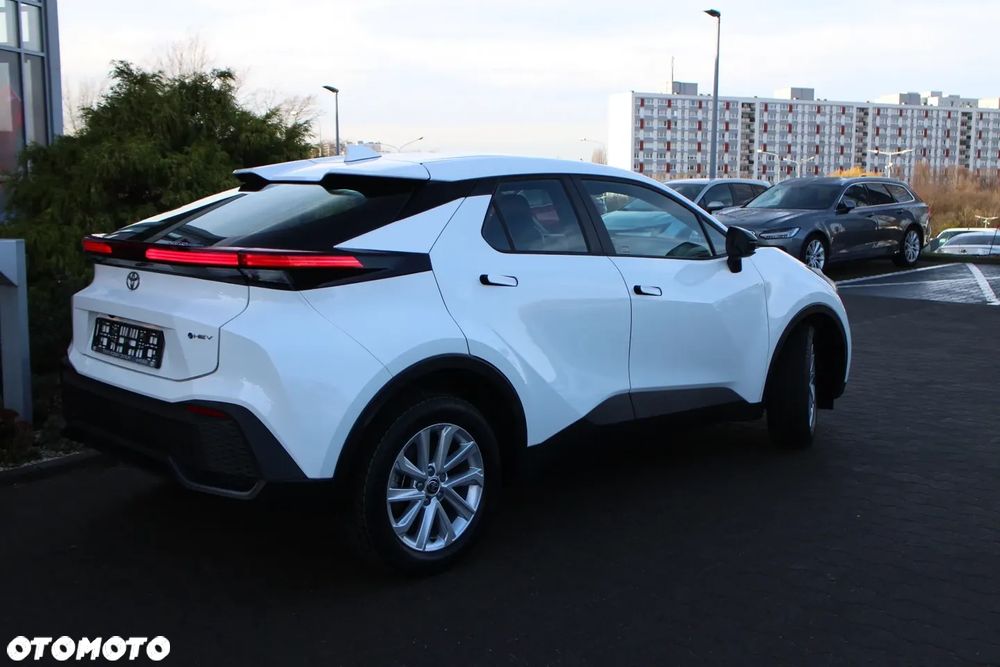 Toyota C-HR ver-1-8-hybrid-comfort - 17