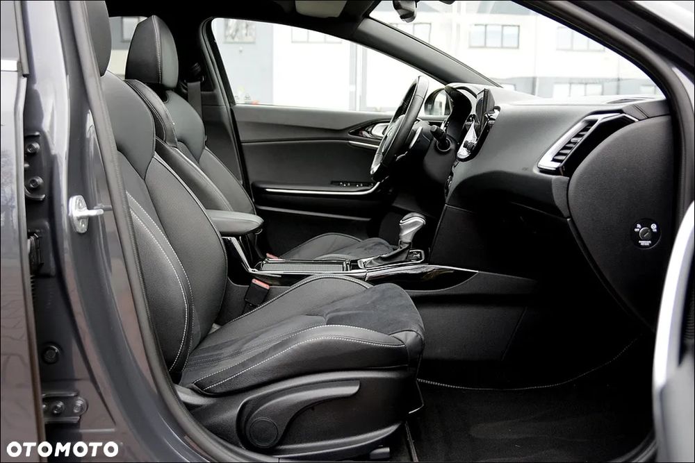 Kia ProCeed 1.5 T-GDI DCT7 OPF GT LINE - 24