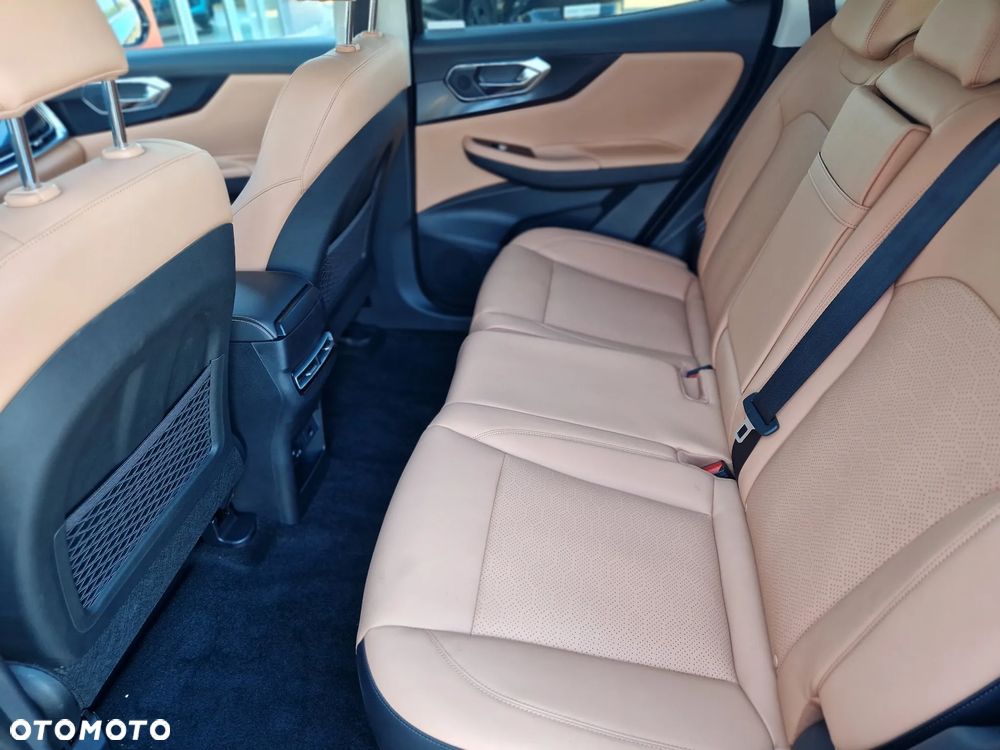 BAIC 7 1.5T Luxury Plus DCT - 7