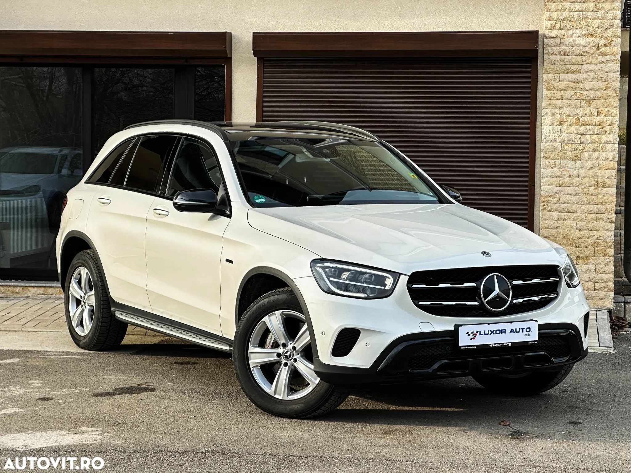 Mercedes-Benz GLC 300 e 4Matic 9G-TRONIC - 1