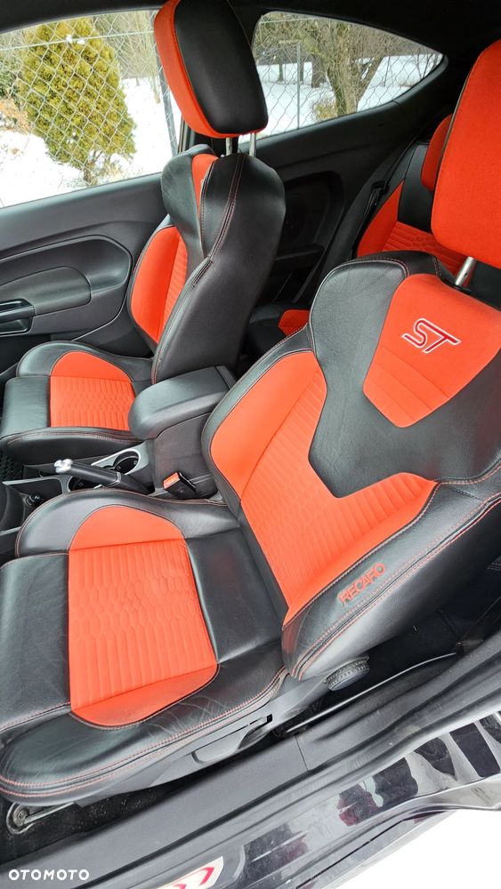 Ford Fiesta 1.6 EcoBoost ST - 14