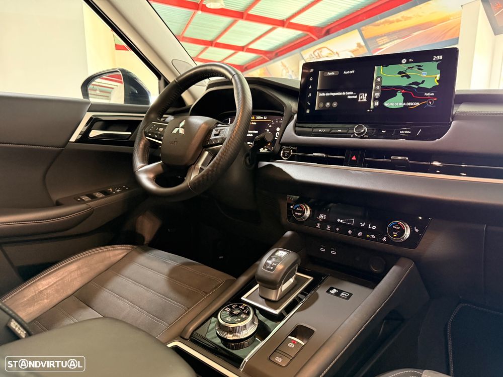 Mitsubishi Outlander - 20