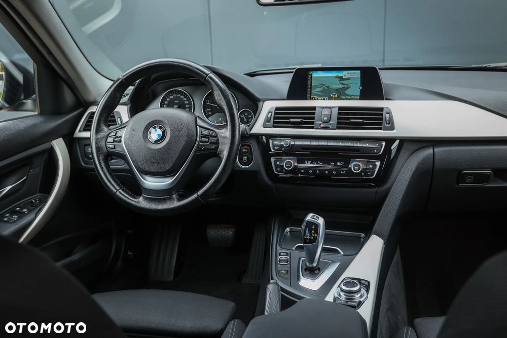 BMW Seria 3 320d Sport Line Shadow sport - 22