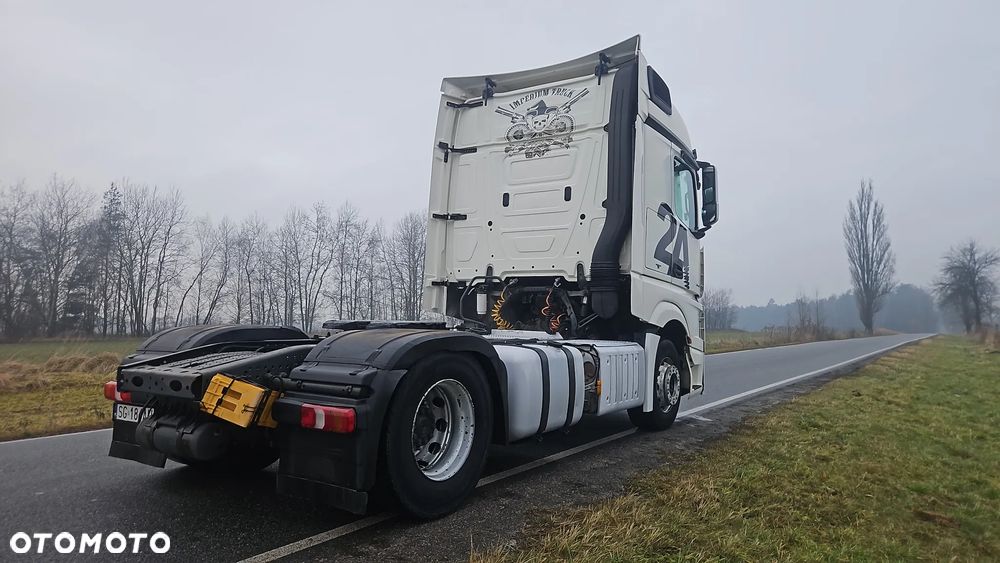 Mercedes-Benz 1845 - 6