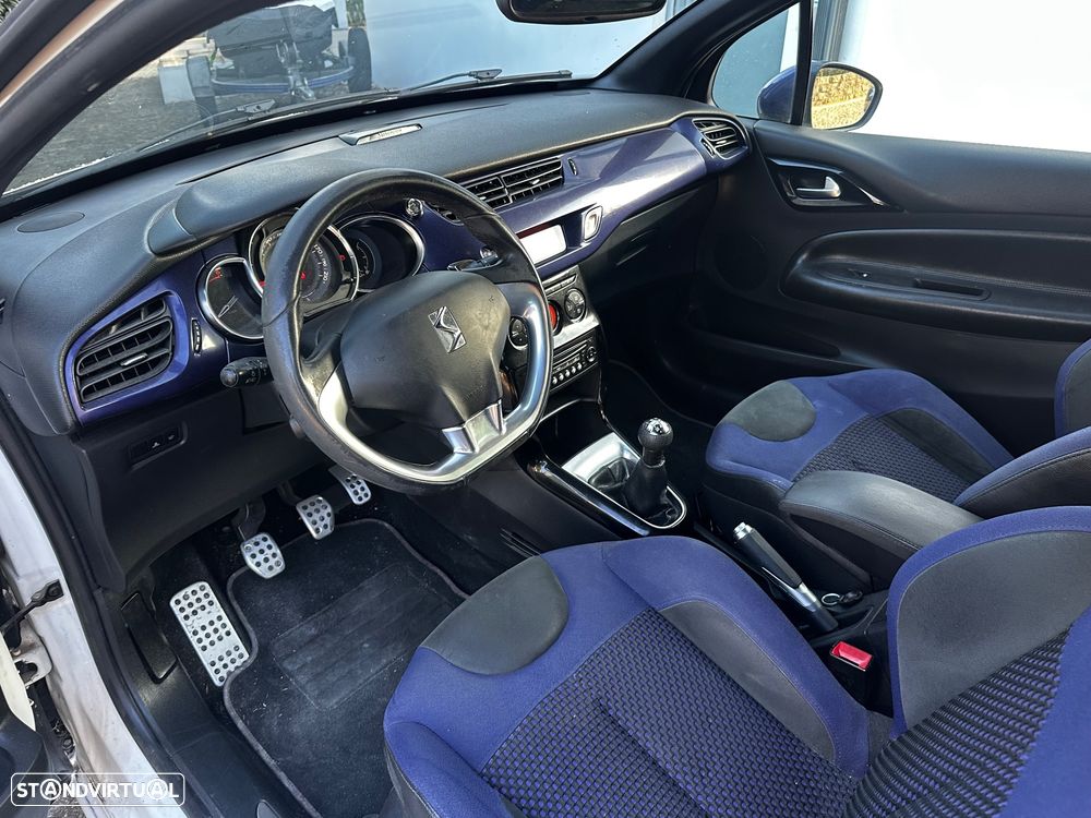 Citroën DS3 1.6 e-HDi So Chic - 10