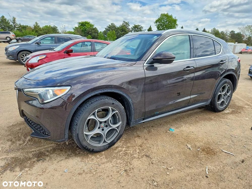 Alfa Romeo Stelvio 2.0 Turbo 16V AT8-Q4 Ti - 2