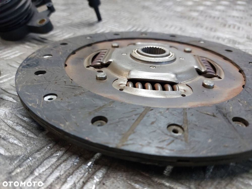 SPRZĘGŁO TARCZA + DOCISK + ŁOŻYSKO OPOROWE NISSAN MICRA K12 1.5 DCI - 7