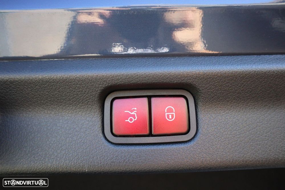 Mercedes-Benz EQE 300 Edition Electric Art - 16