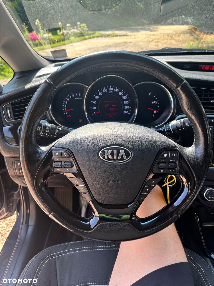 Kia Ceed 1.6 GDI Platinum Edition - 18