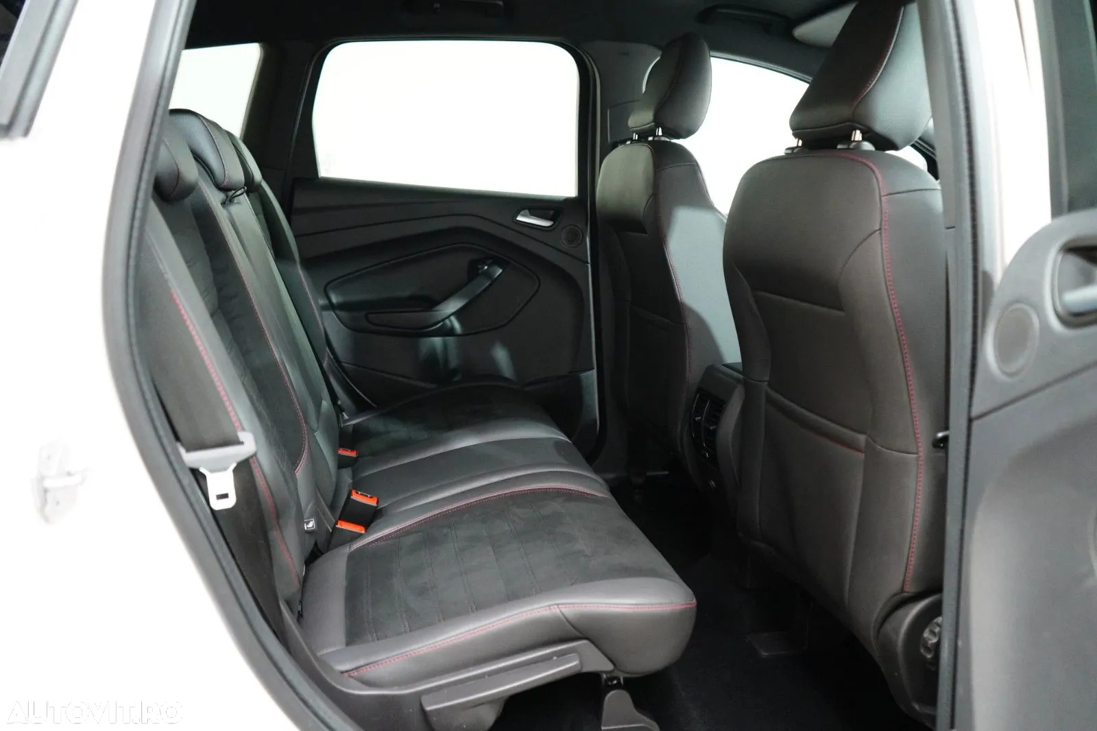 Ford Kuga 1.5 EcoBoost 4x4 Aut. ST-Line - 25