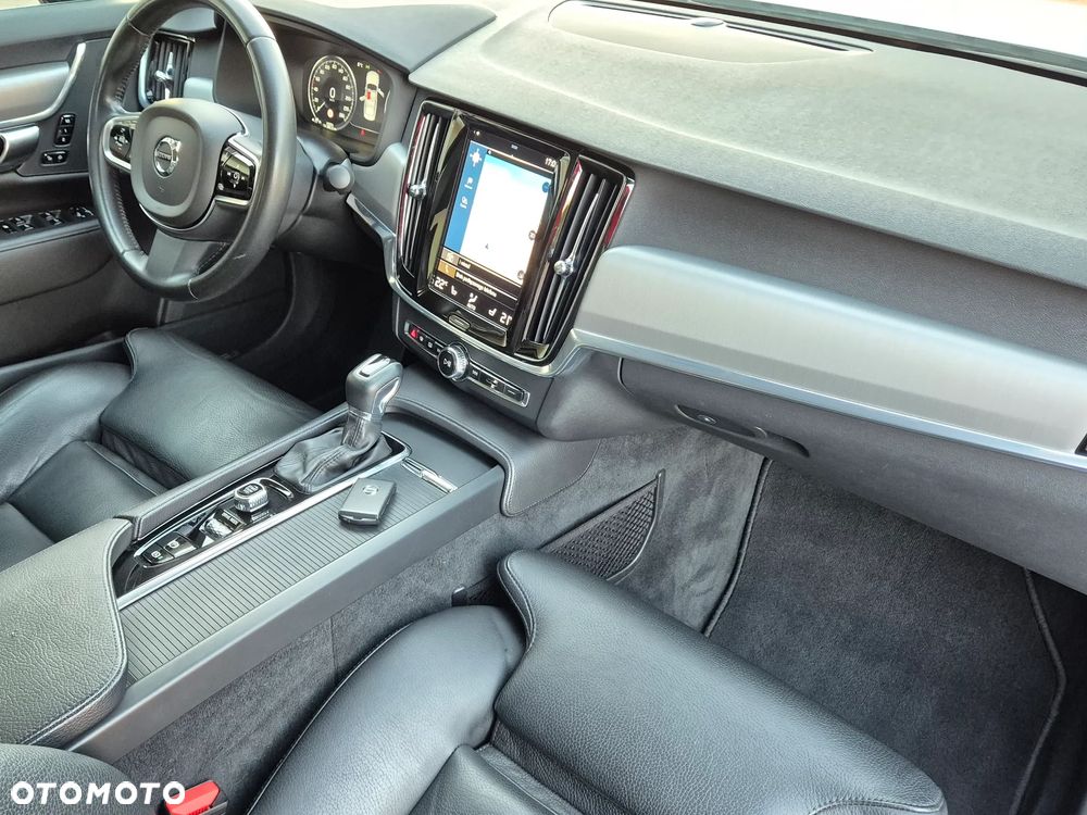 Volvo S90 D4 SCR Momentum Pro - 28