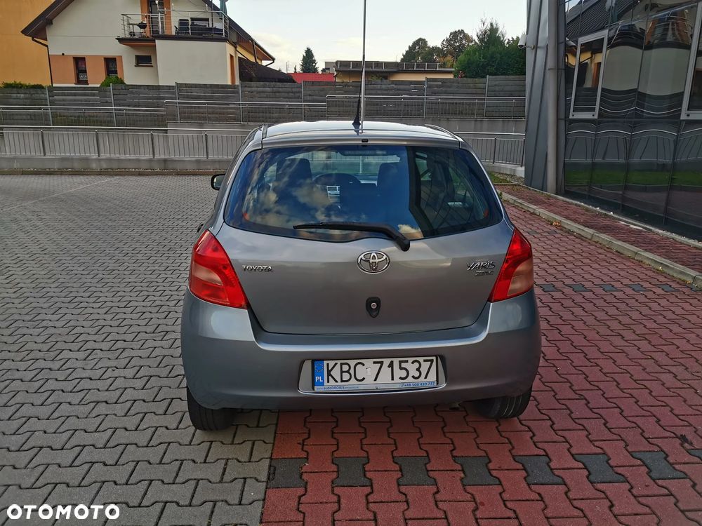 Toyota Yaris - 8