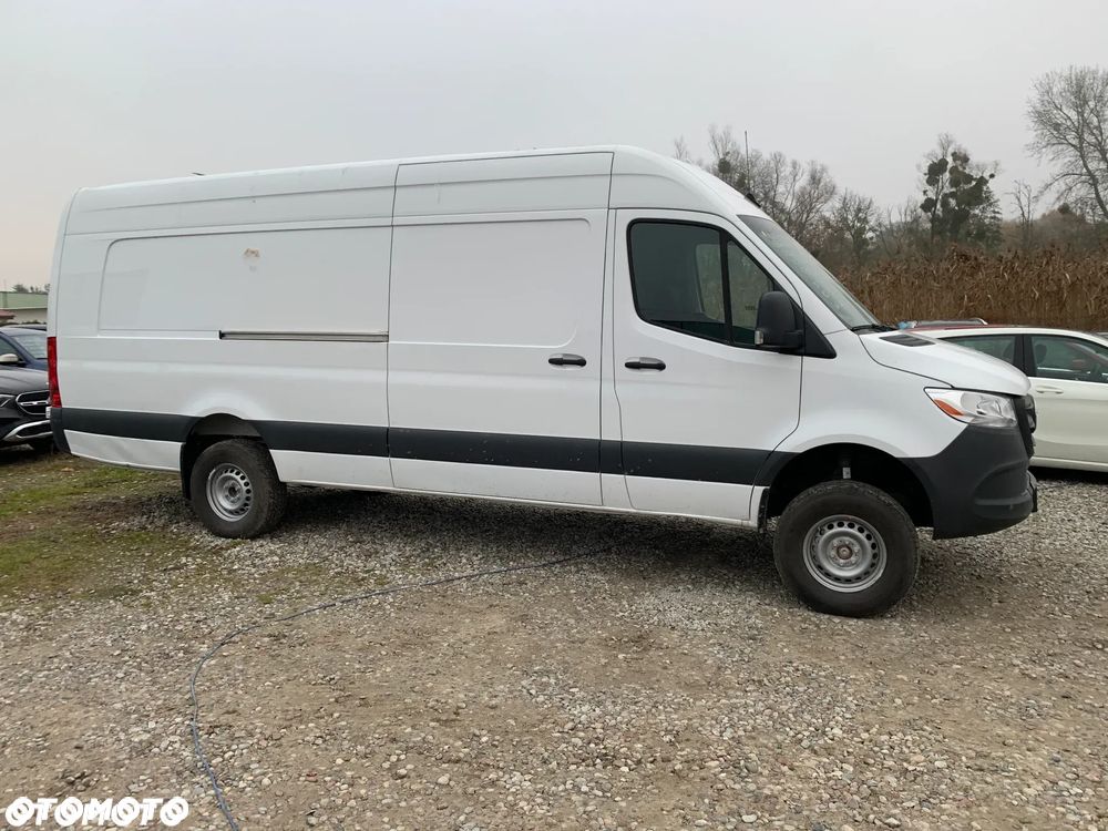 Mercedes-Benz Sprinter - 12