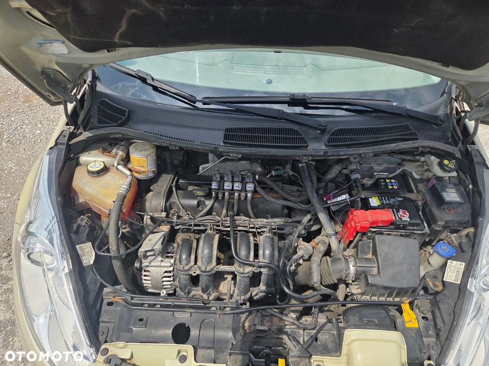 Ford Fiesta 1.3 Ghia - 25