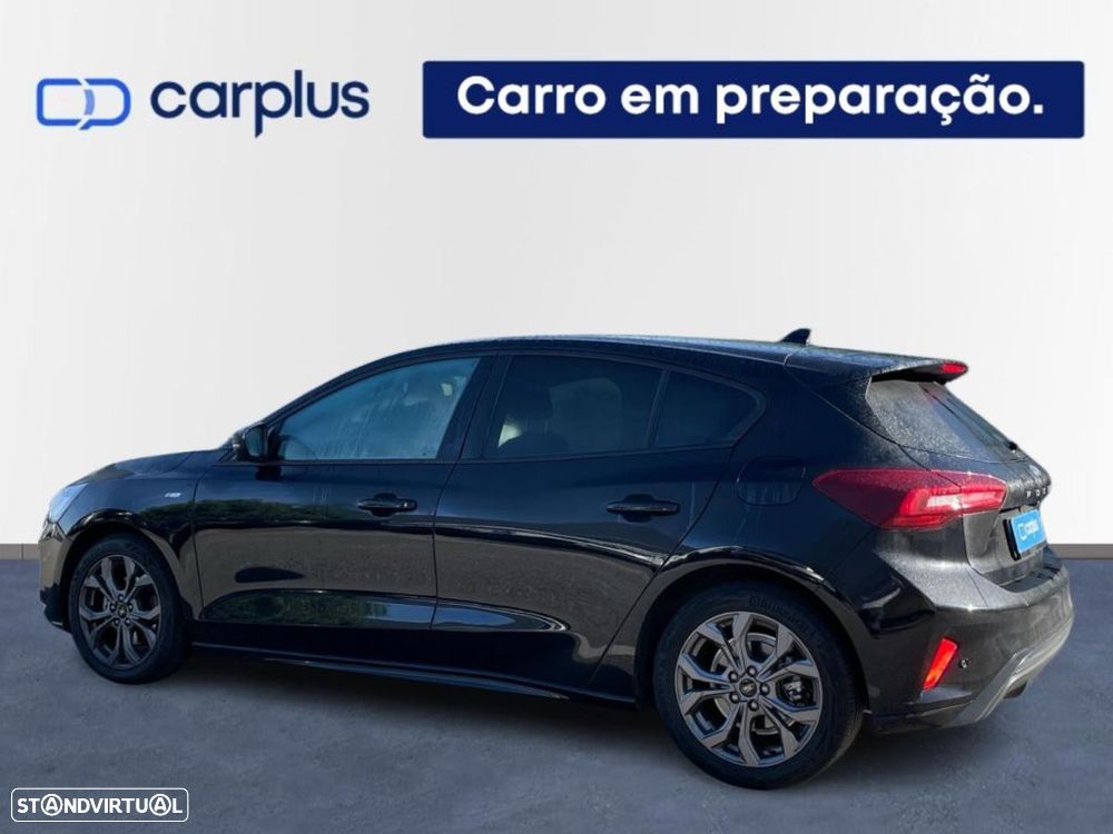 Ford Focus 1.0 EcoBoost MHEV ST-Line — fotografia 2