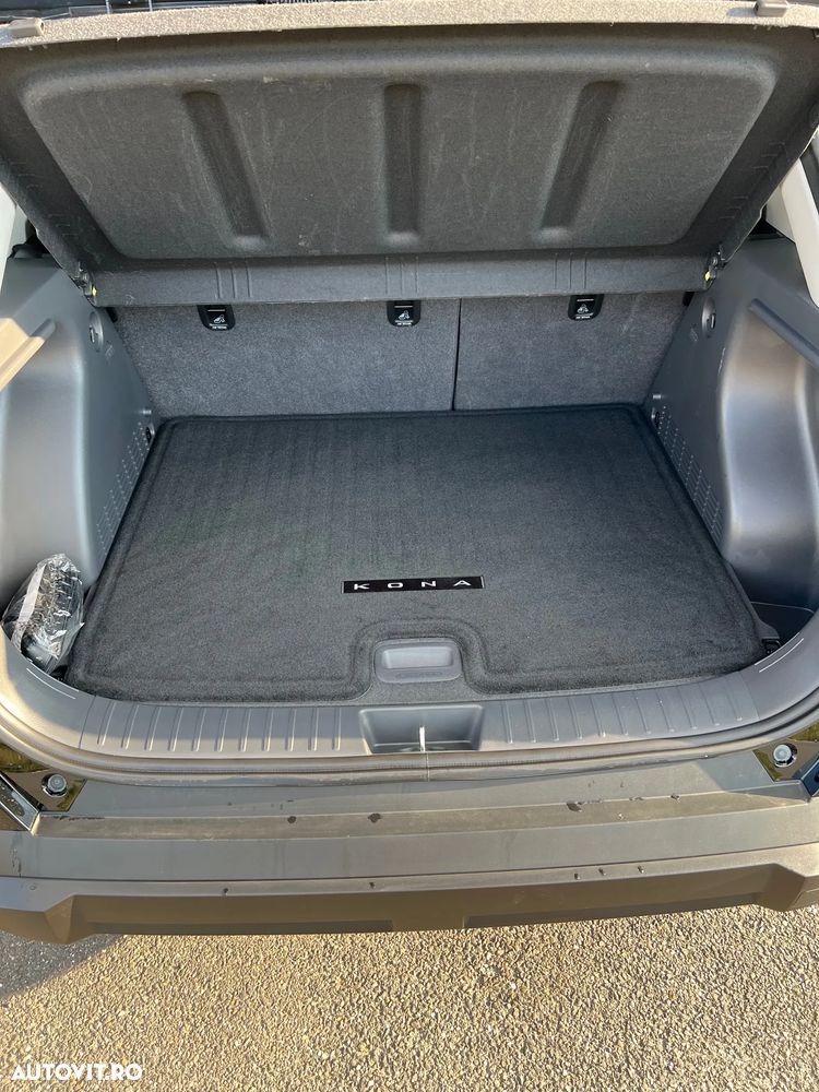 Hyundai KONA - 10