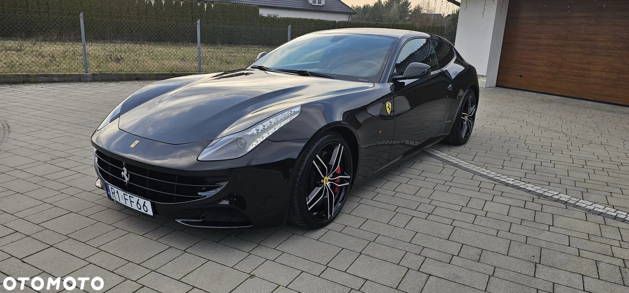 Ferrari FF Standard - 2