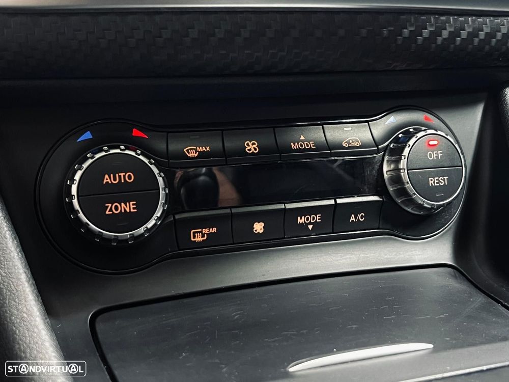 Mercedes-Benz A 180 d AMG Line - 28
