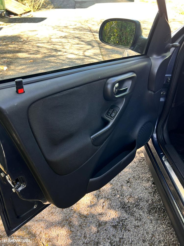 Opel Corsa 1.2 CMON - 8