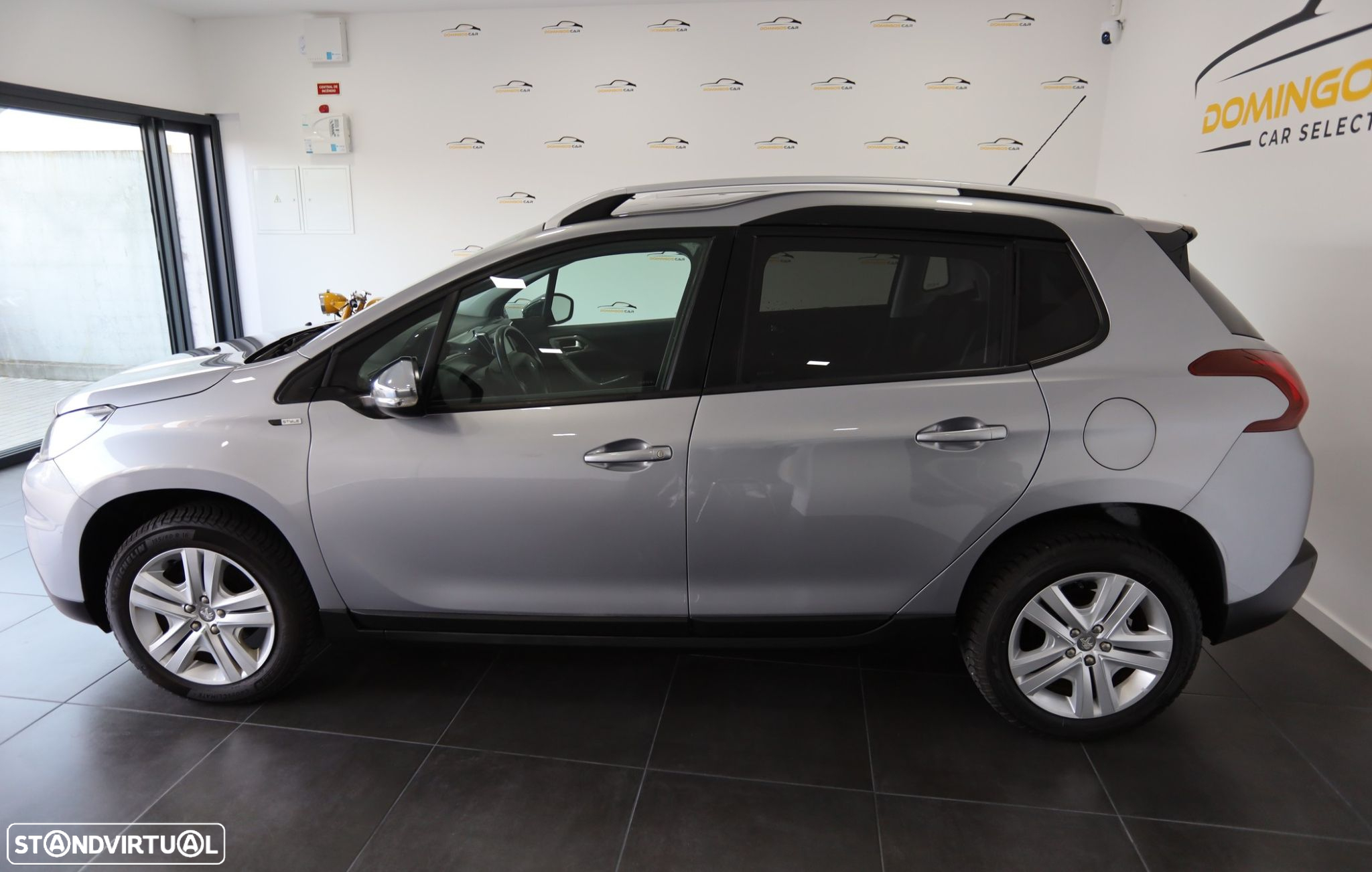 Peugeot 2008 1.6 BlueHDi Style - 3