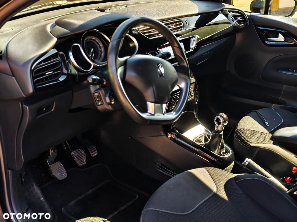 Citroën DS3 VTi 120 SoChic - 12