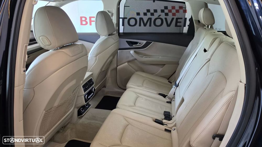 Audi Q7 3.0 TDI quattro S-line Tiptronic 7L - 58
