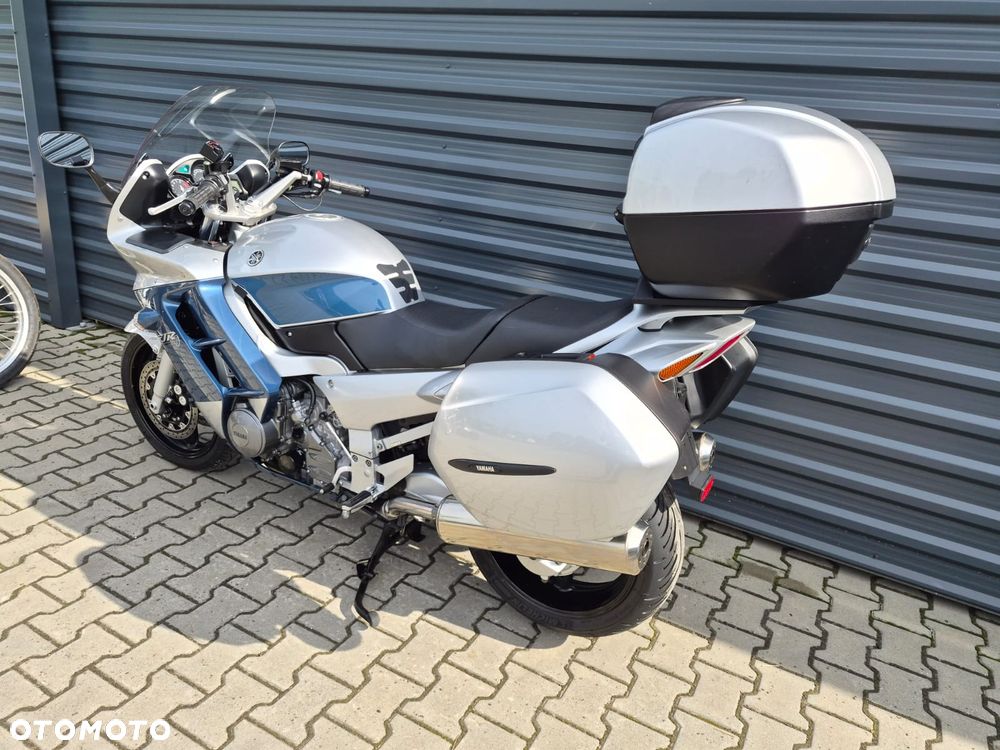 Yamaha FJR - 6
