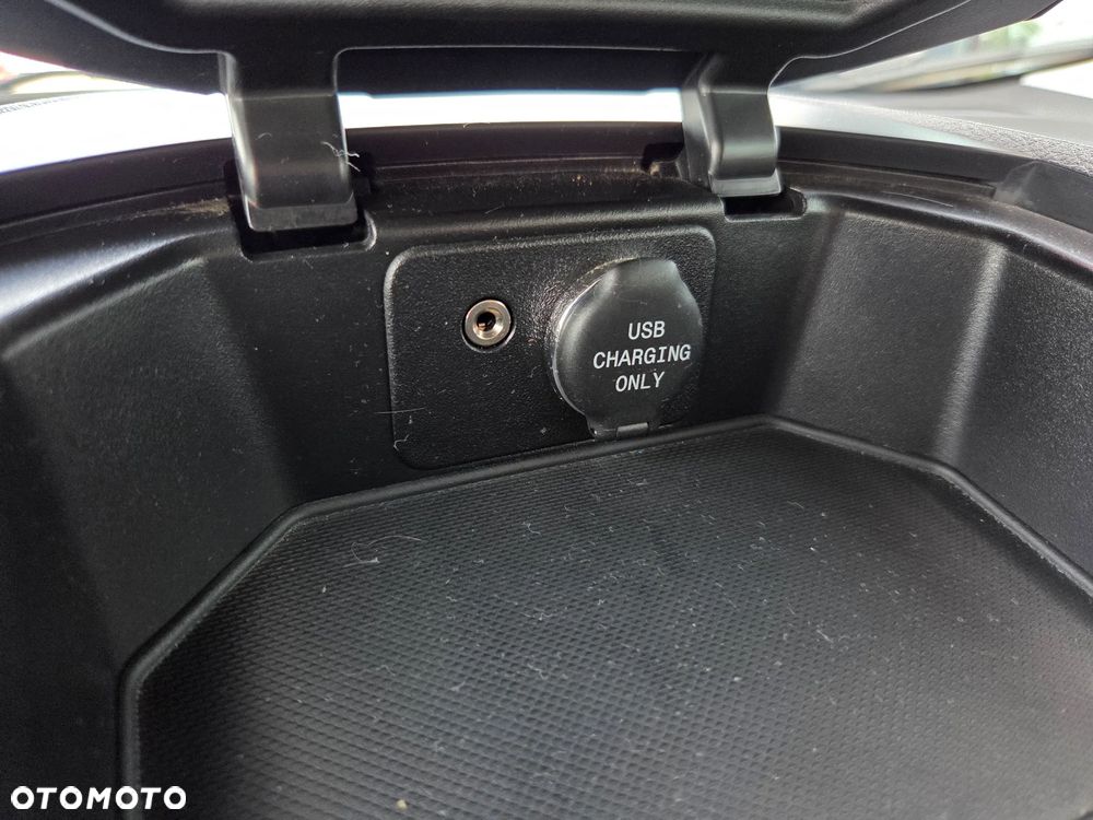 Ford Tourneo Courier 1.5 TDCi Ambiente - 28