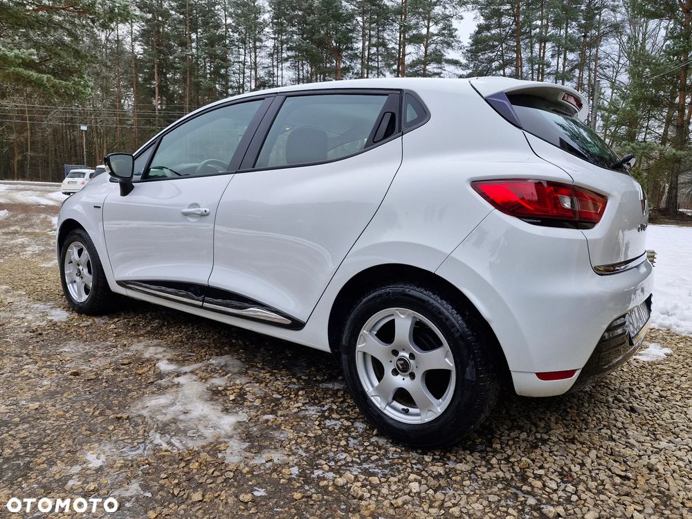 Renault Clio 1.2 16V 75 LIMITED - 14