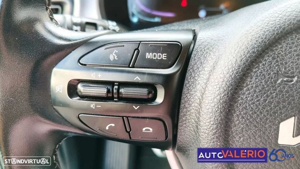 Kia Stonic 1.2 Move — fotografia 20