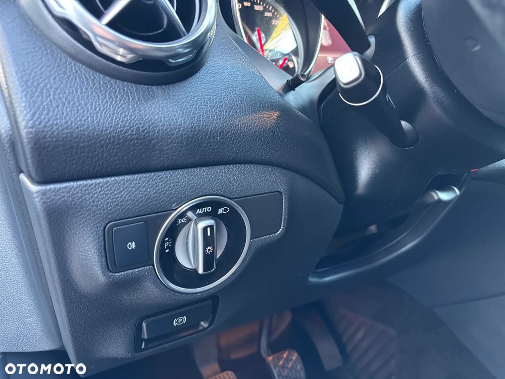 Mercedes-Benz GLA 180 (CDI) d StreetStyle - 27