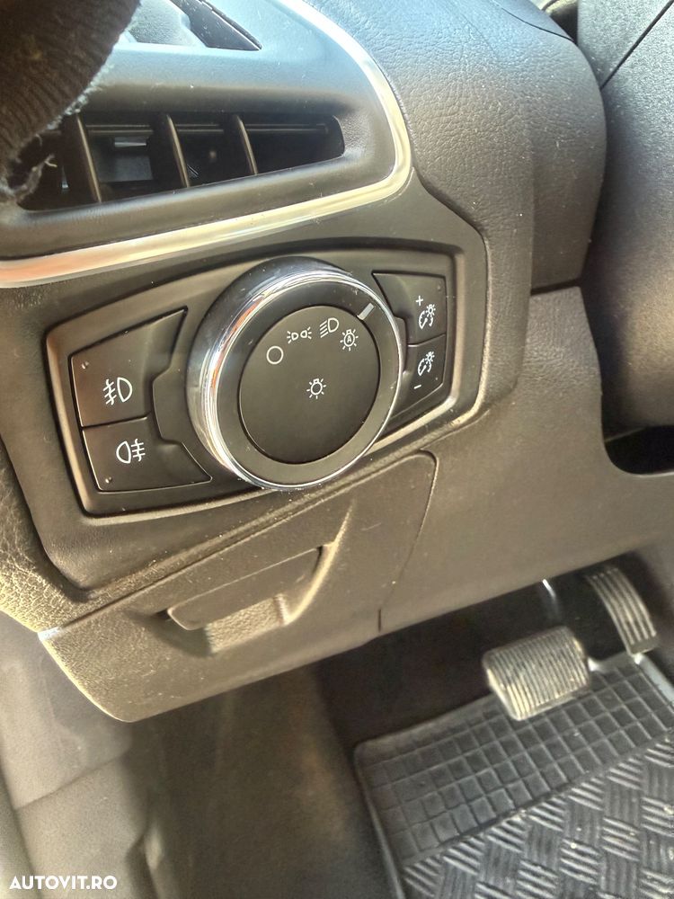 Ford Focus 2.0 TDCI DPF Powershift Titanium - 20