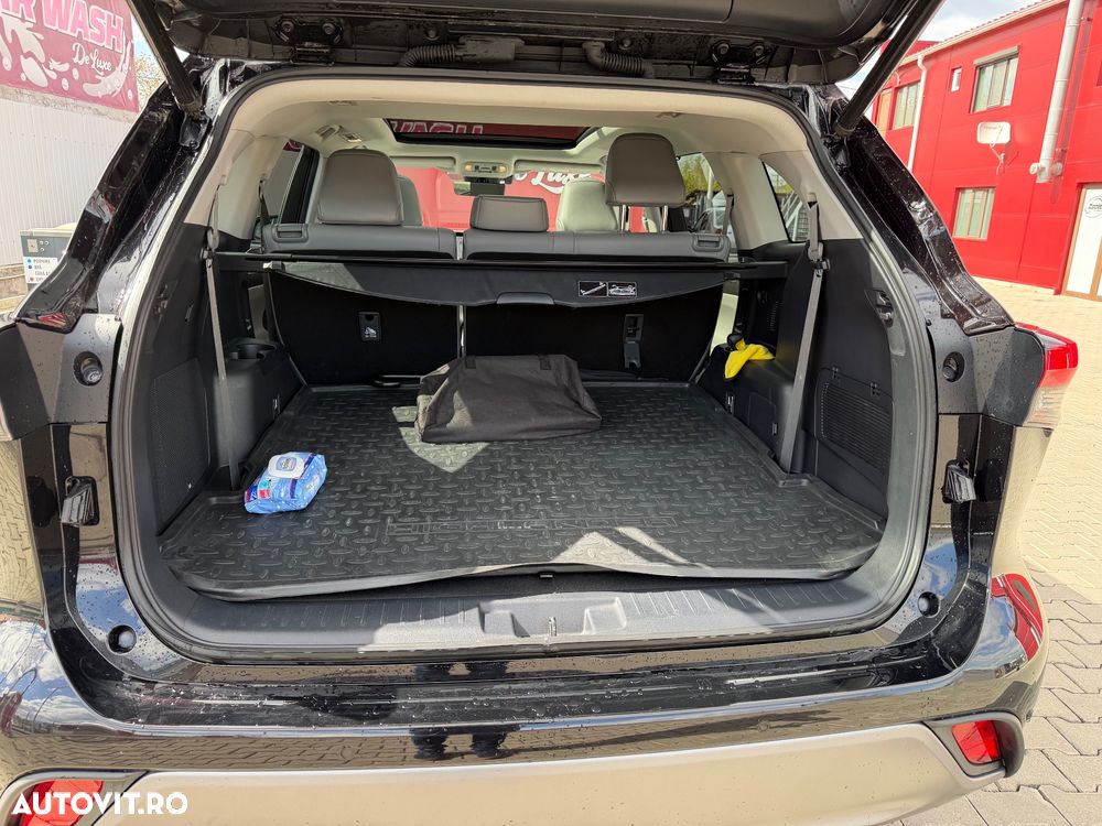 Toyota Highlander 2.5 L Dynamic Force 248CP Luxury Pearly - 30