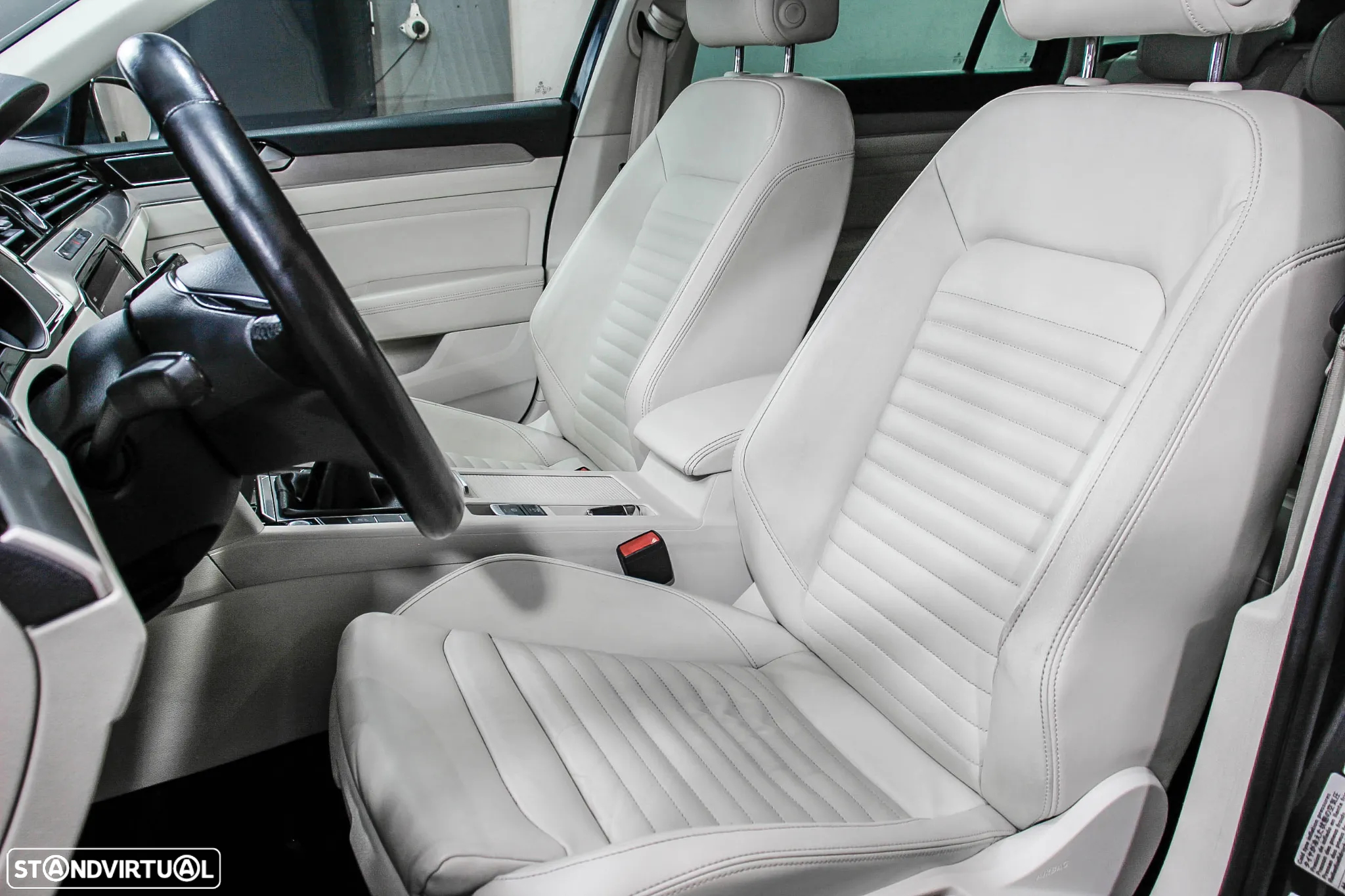VW Passat Variant 2.0 TDi Highline - 9