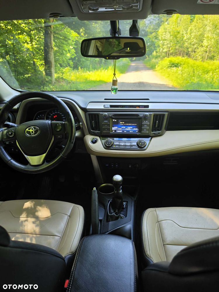 Toyota RAV4 2.0 D-4D Premium - 7
