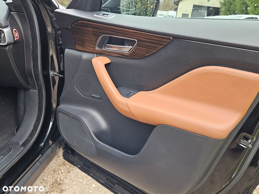 Jaguar F-Pace 2.0 i4D AWD Prestige - 21