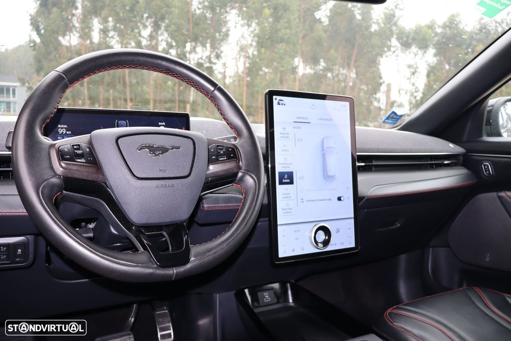 Ford Mustang Mach-E AWD PREMIUM - 26