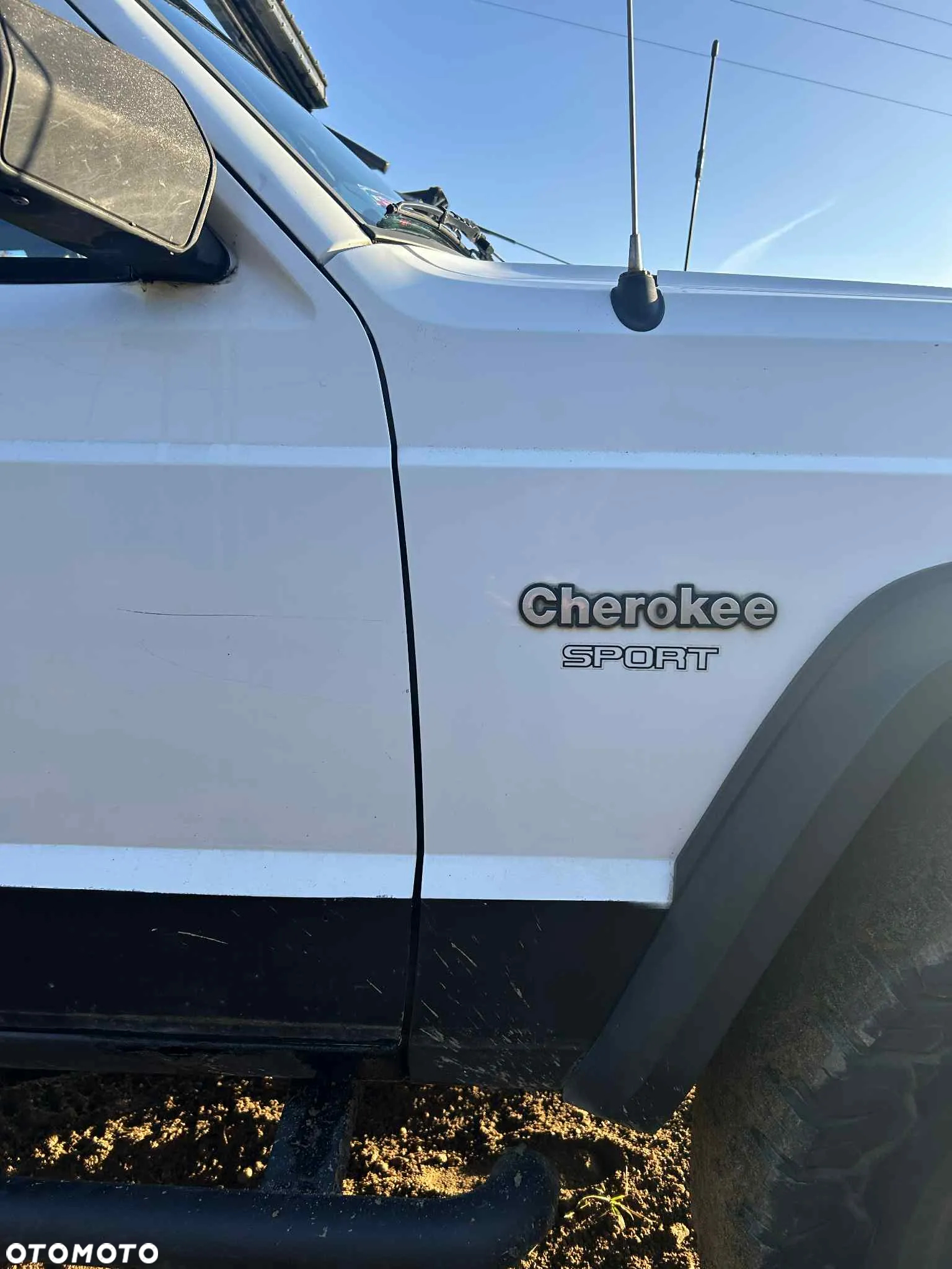 Jeep Cherokee 4.0 Sport - 4